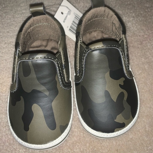 Nwt Bundle of 3 Baby army shoes in sizes 1,2 and 3 for 0 to 3 months. - Picture 4 of 6